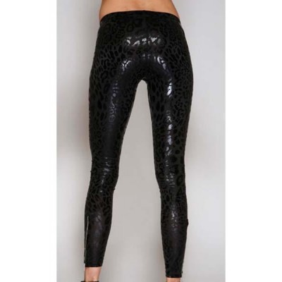 Leggings with embossed animal print